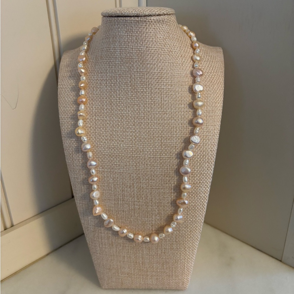 Mother of pearl necklace